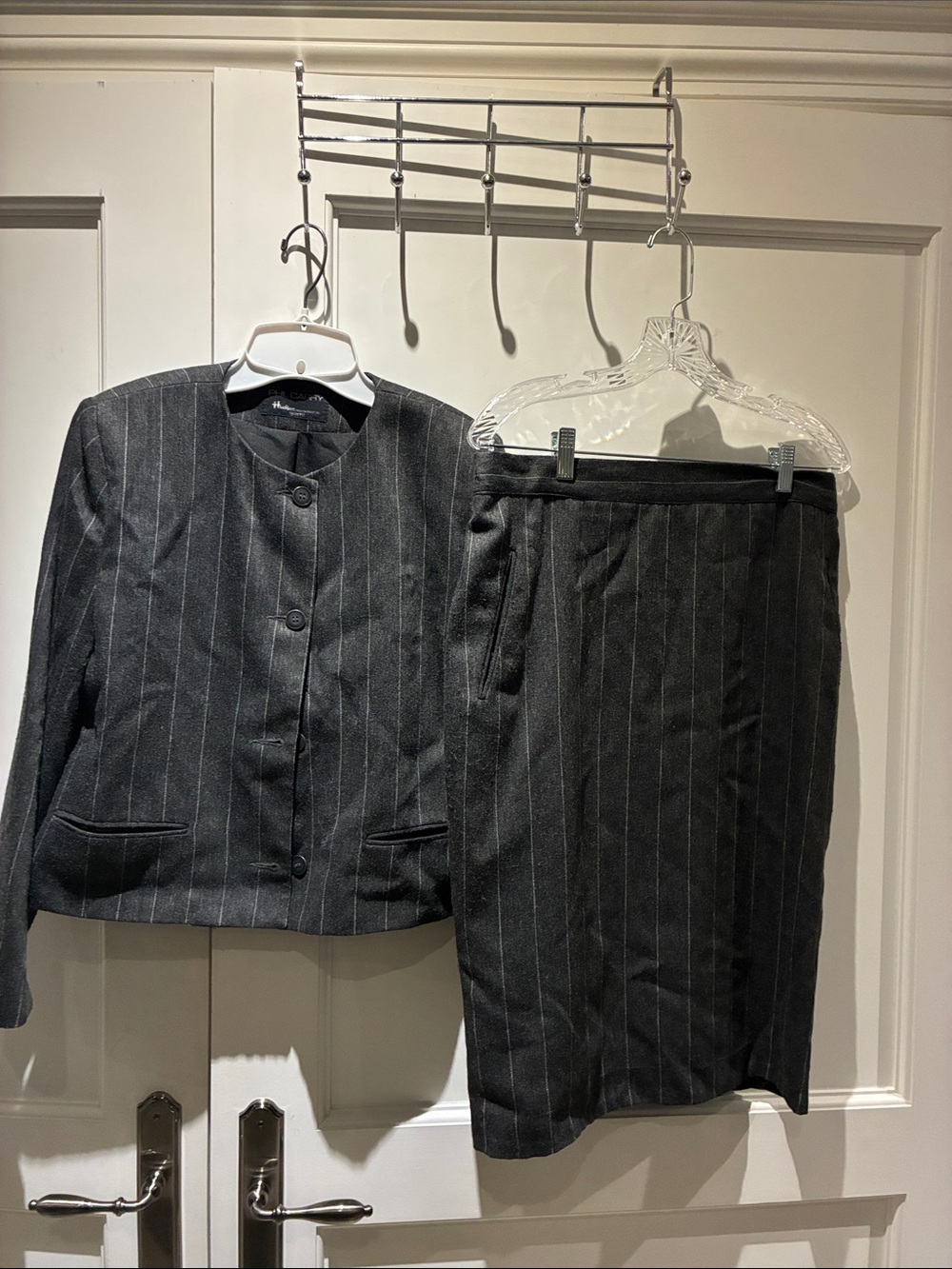 Vintage Phil Carry Charcoal Grey Pinstripe Skirt Suit Set Collarless Blazer ☀️SJ
